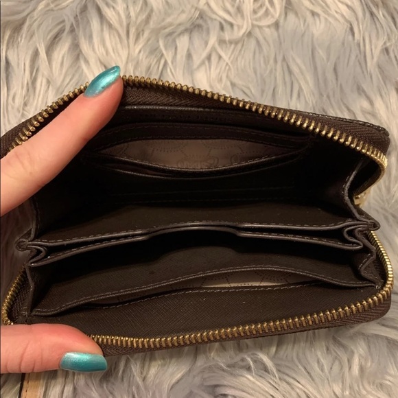 Authentic Michael Kors Wallet & Purse - Picture 3 of 6